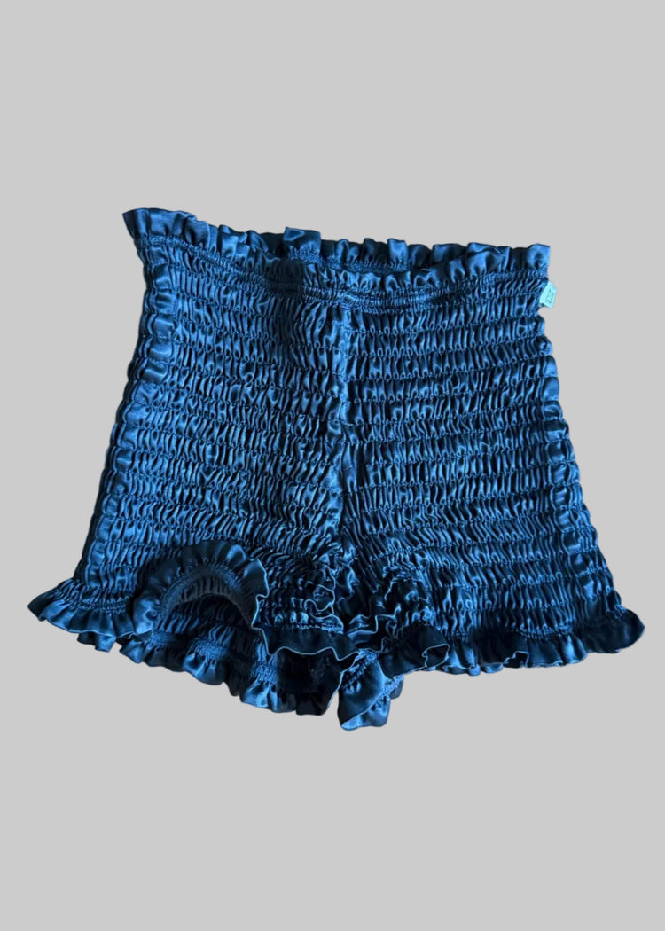 magic mini shorts onyx flat photo
